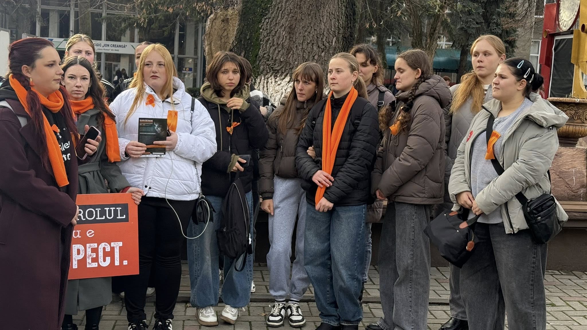 femei si fete